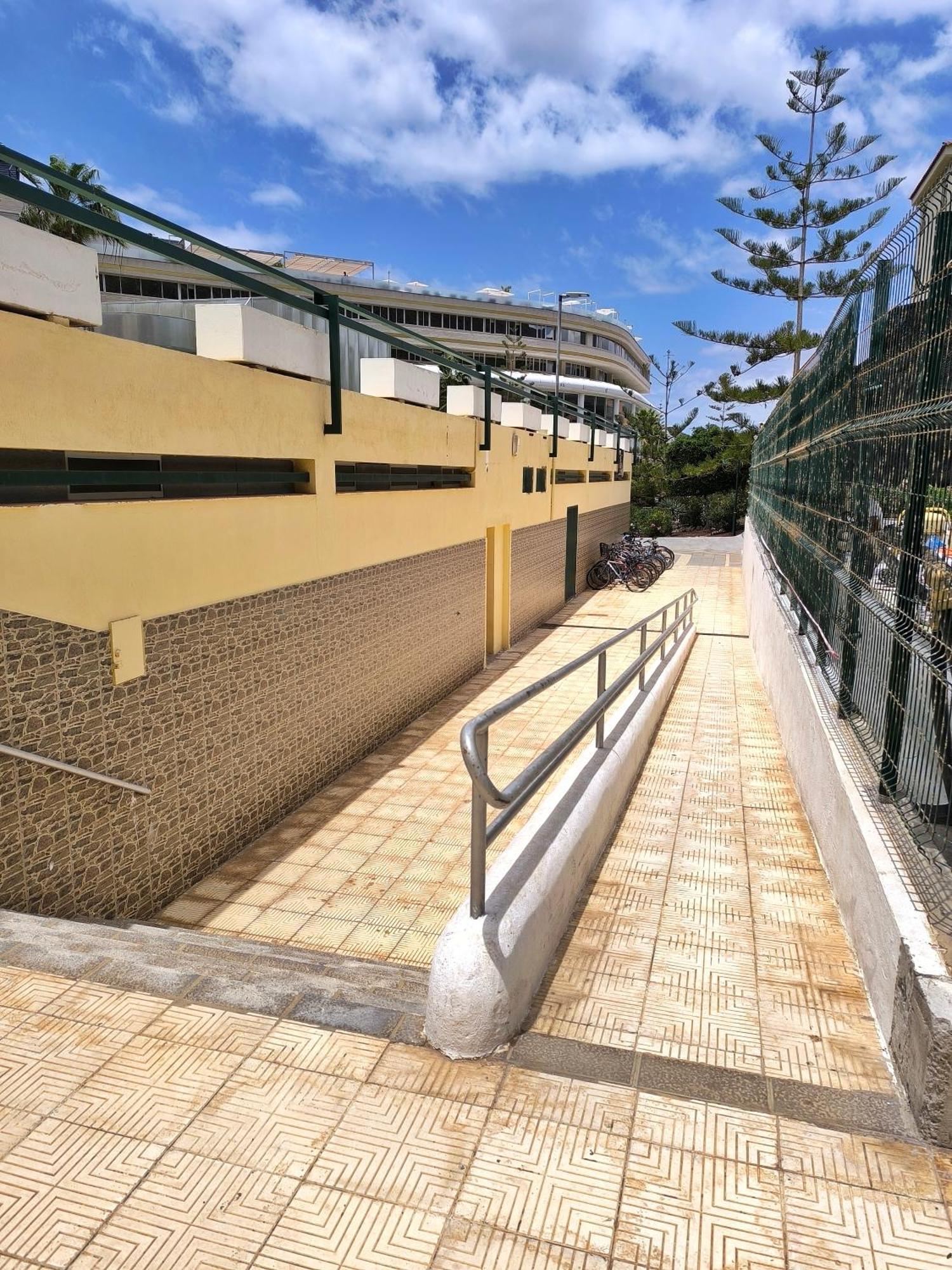 Sun Apartment - 3 Bedrooms, Priv Parking, Pool, Ac, Tv Channels, Fibre Net Los Cristianos (Tenerife) Exterior foto